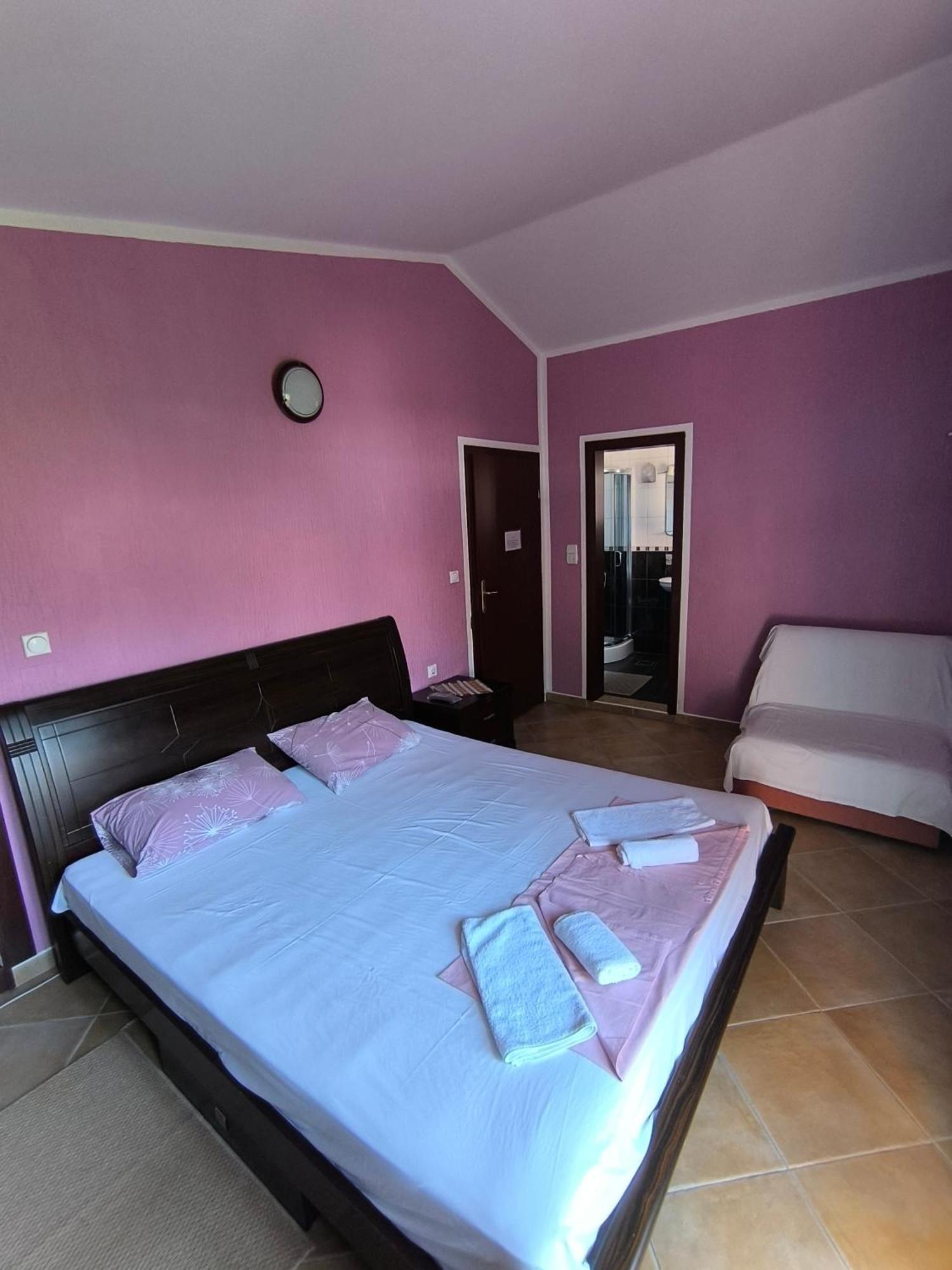 Guesthouse Lautasevic Petrovac Kültér fotó