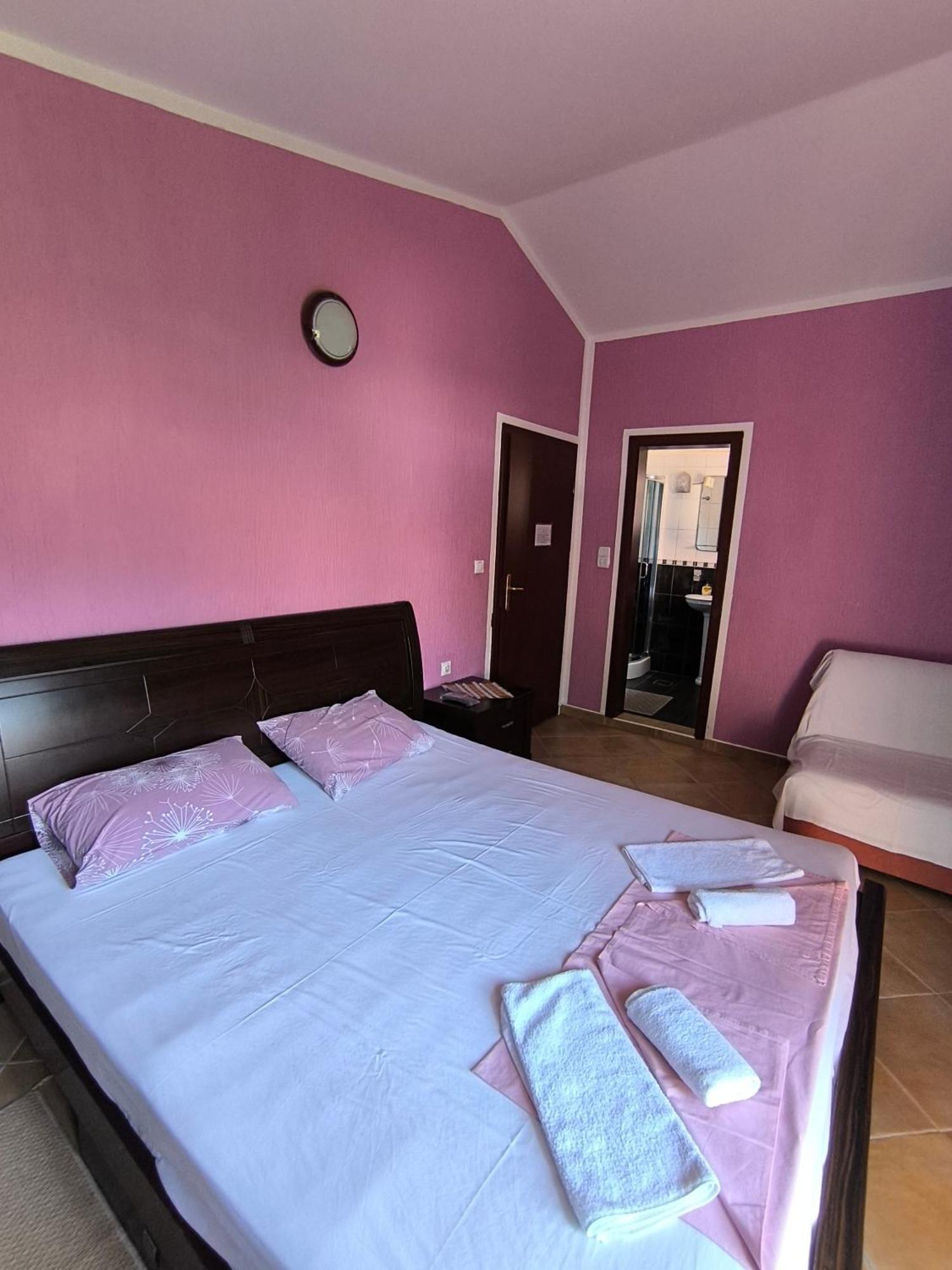 Guesthouse Lautasevic Petrovac Kültér fotó